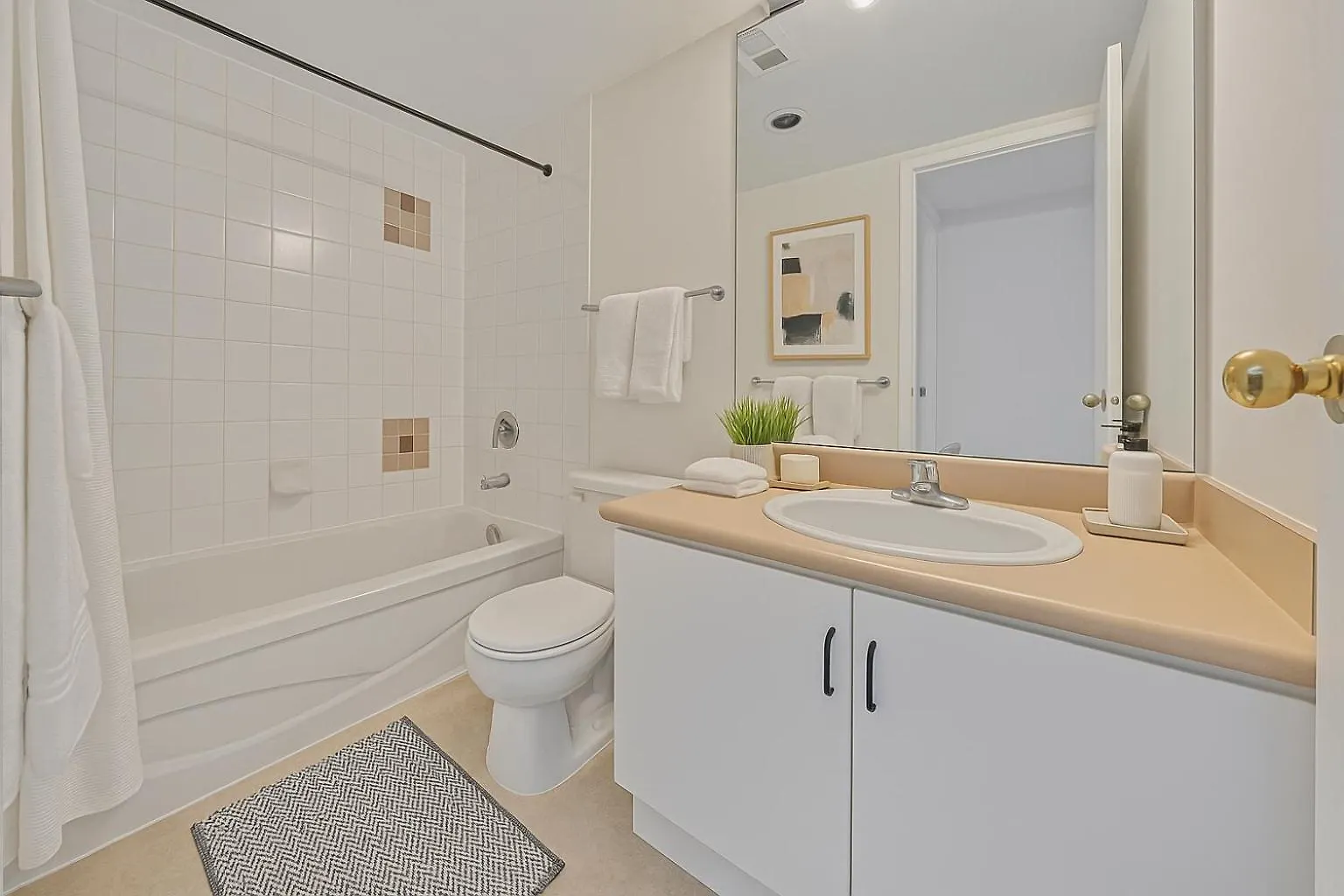 Skyline Serenity Elegant 2Br With City Vibes Vancouver
